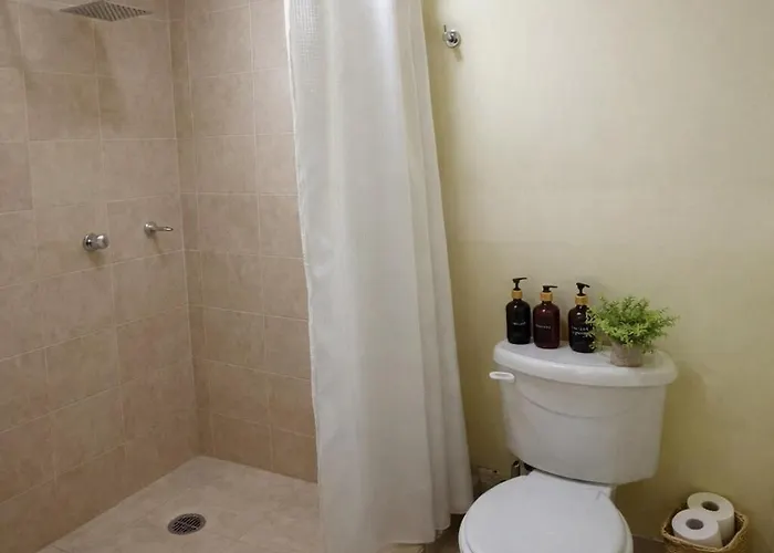 Apartment Spacious 2br & Parking Great Value *